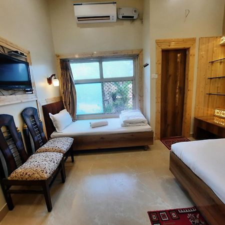 Hotel Temple On Ganges Βαρανάσι Εξωτερικό φωτογραφία