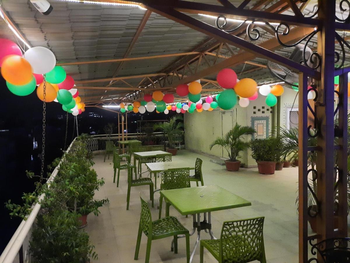 Hotel Temple On Ganges Βαρανάσι Εξωτερικό φωτογραφία