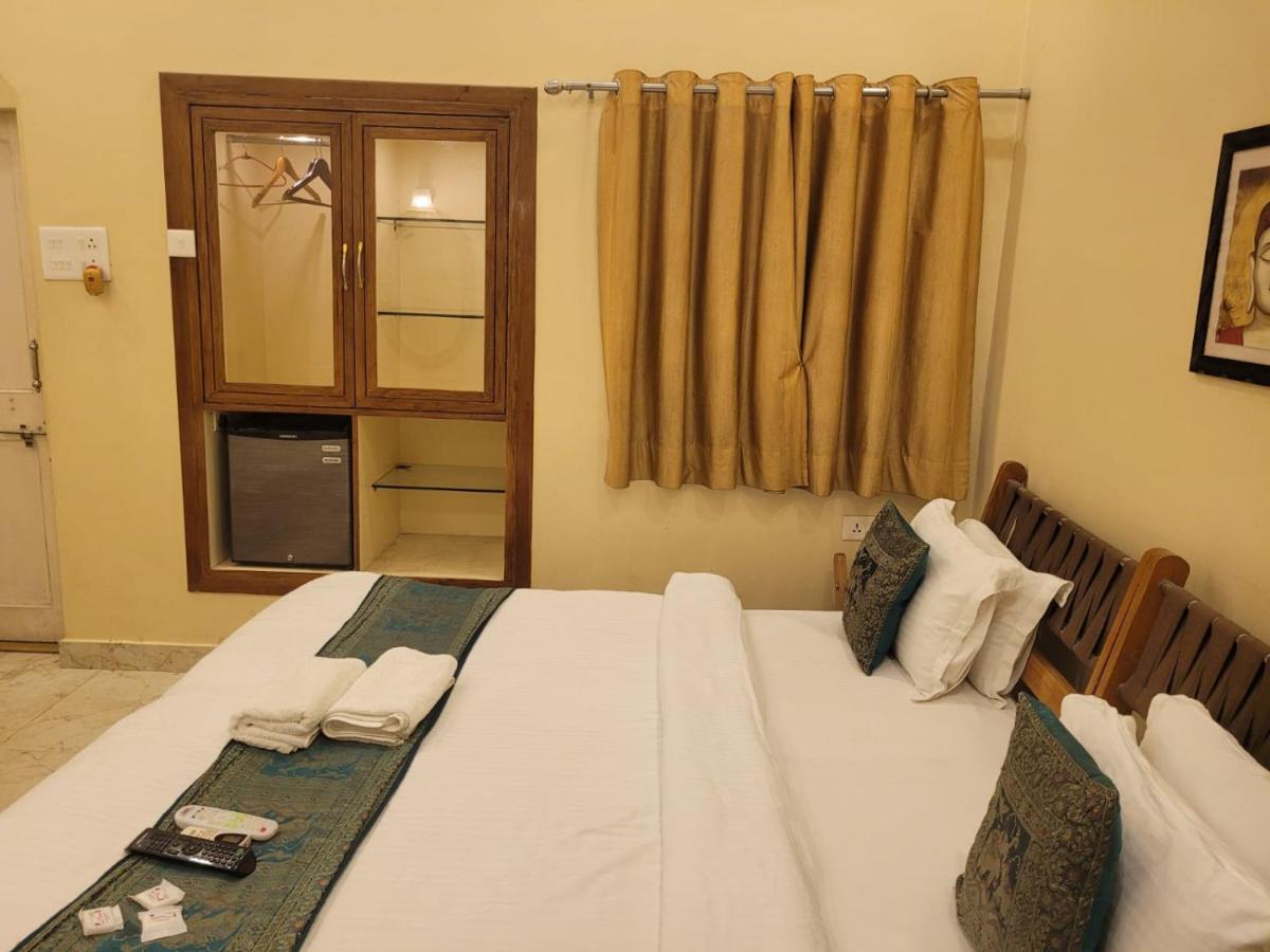 Hotel Temple On Ganges Βαρανάσι Εξωτερικό φωτογραφία