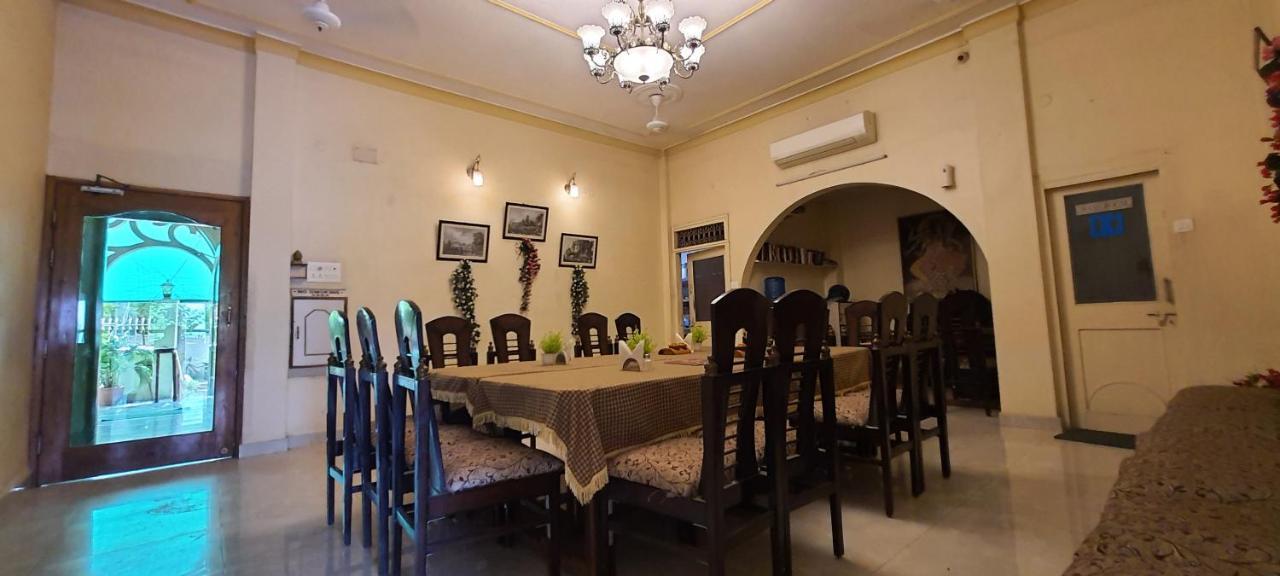 Hotel Temple On Ganges Βαρανάσι Εξωτερικό φωτογραφία