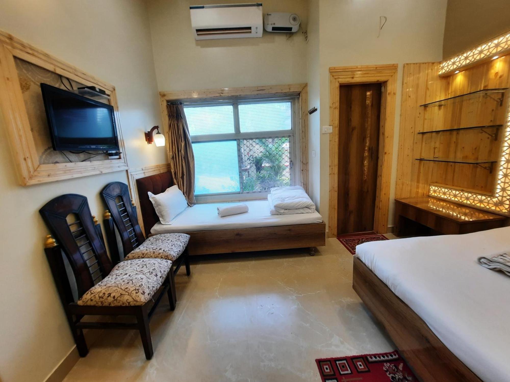 Hotel Temple On Ganges Βαρανάσι Εξωτερικό φωτογραφία