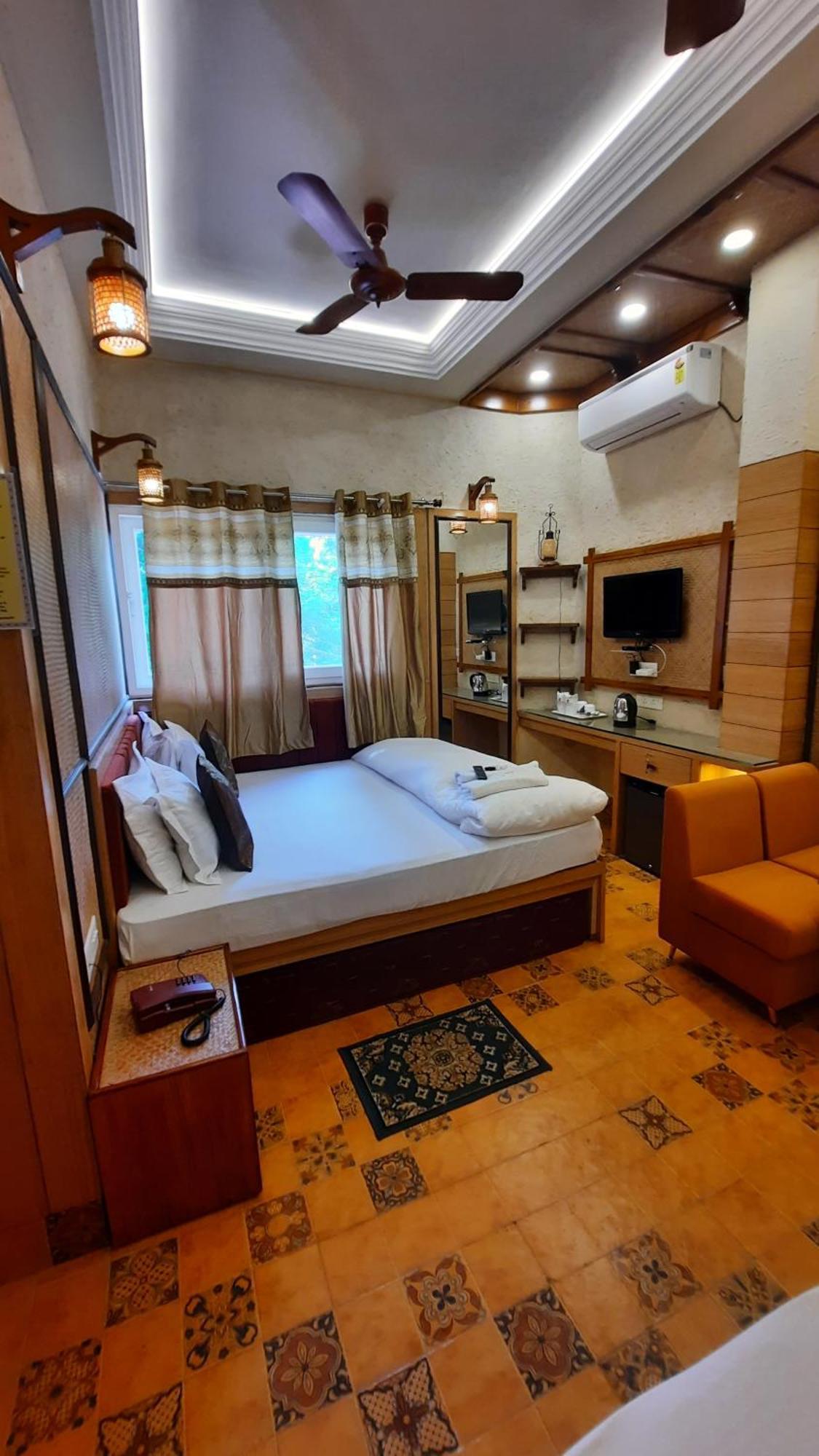 Hotel Temple On Ganges Βαρανάσι Εξωτερικό φωτογραφία
