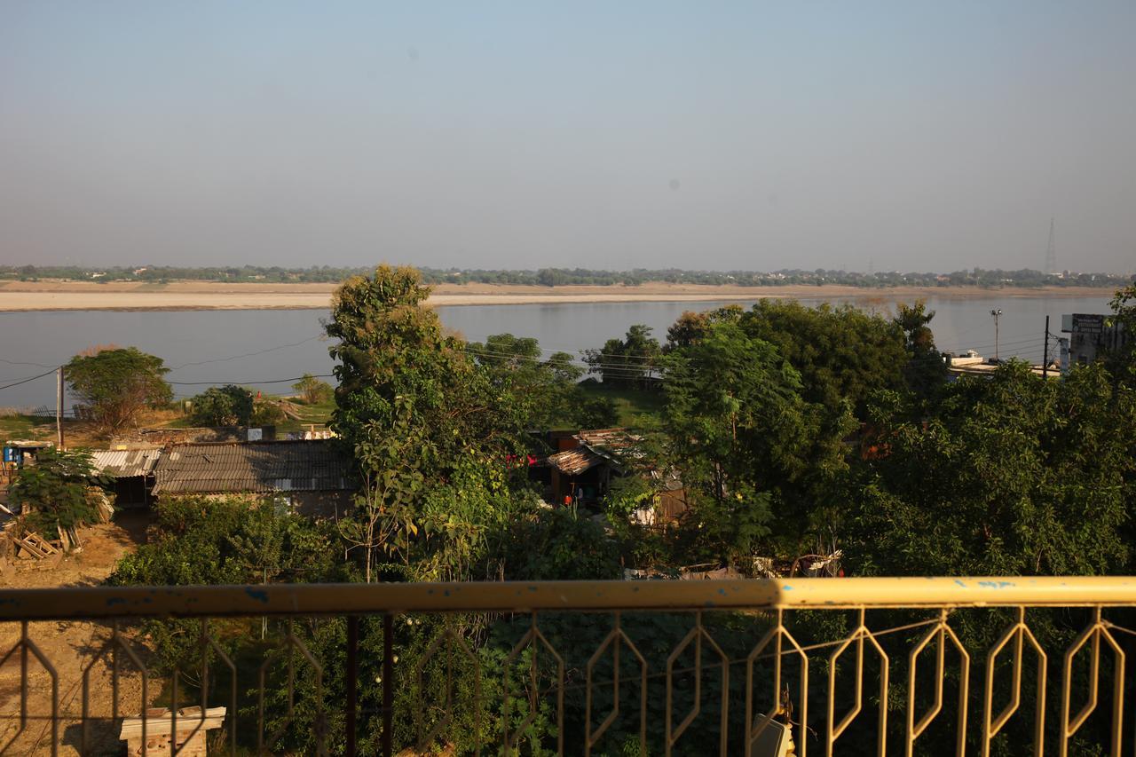 Hotel Temple On Ganges Βαρανάσι Εξωτερικό φωτογραφία
