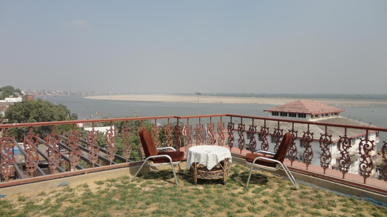 Hotel Temple On Ganges Βαρανάσι Εξωτερικό φωτογραφία