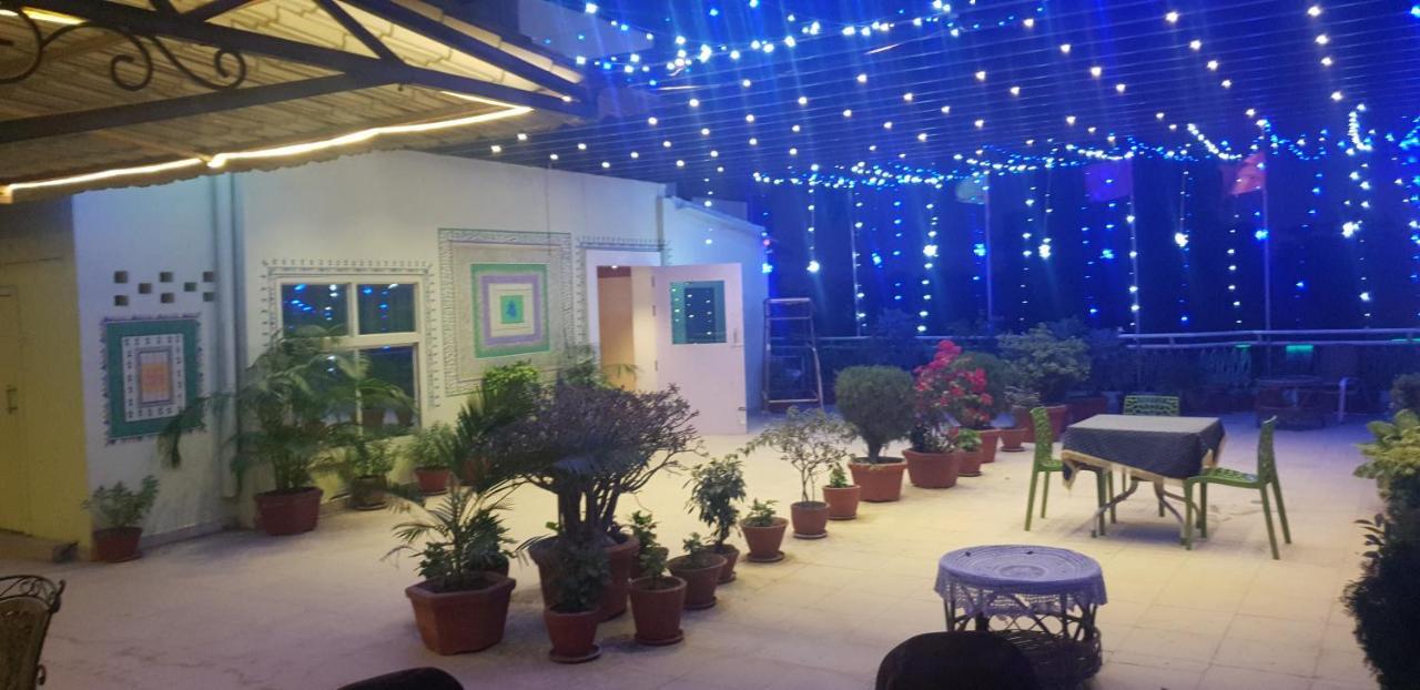 Hotel Temple On Ganges Βαρανάσι Εξωτερικό φωτογραφία